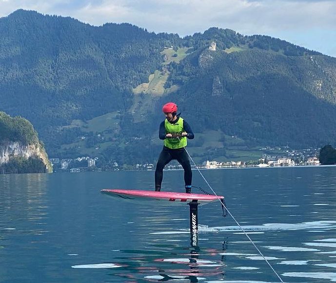 Foilen lernen: Basics hinterm Motorboot